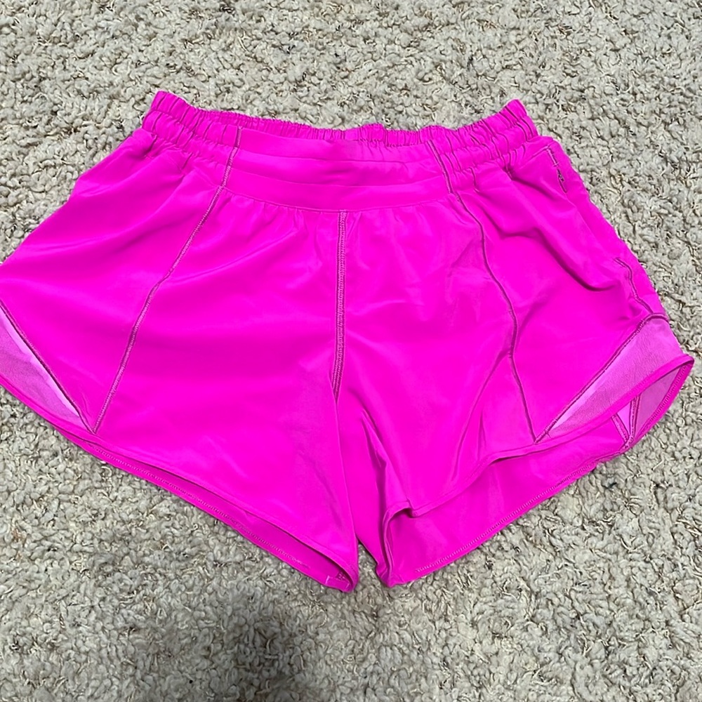 Lululemon Hotty Hot Low-Rise 4” Short Pow Pink
